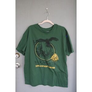 Wizarding World Hogwarts T-shirt EUC